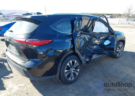 2021 Toyota Highlander Xle z USA, uszkodzony, nr VIN 5TDHZRBHXMS057972
